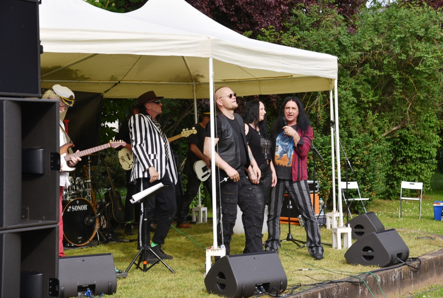 Die Coverband bekam auch Unterstützung von Überraschungsgästen.